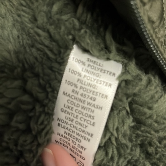 D&CO- hunter green lined vest - Picture 6 of 7